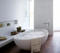 البانيوهات والشوارات الأرضية